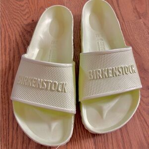 Birkenstock Barbados slides in faded lime, size 39